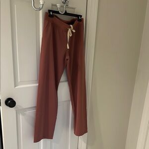 Women’s Figs Livingston Medium Mauve Scrub Pants